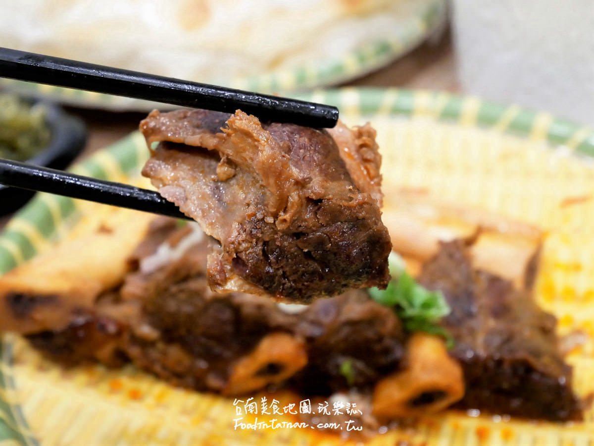 臺南永康推薦多肉皮帶牛肉麵冰花雪花園盤煎餃-麵家二眷-永康店