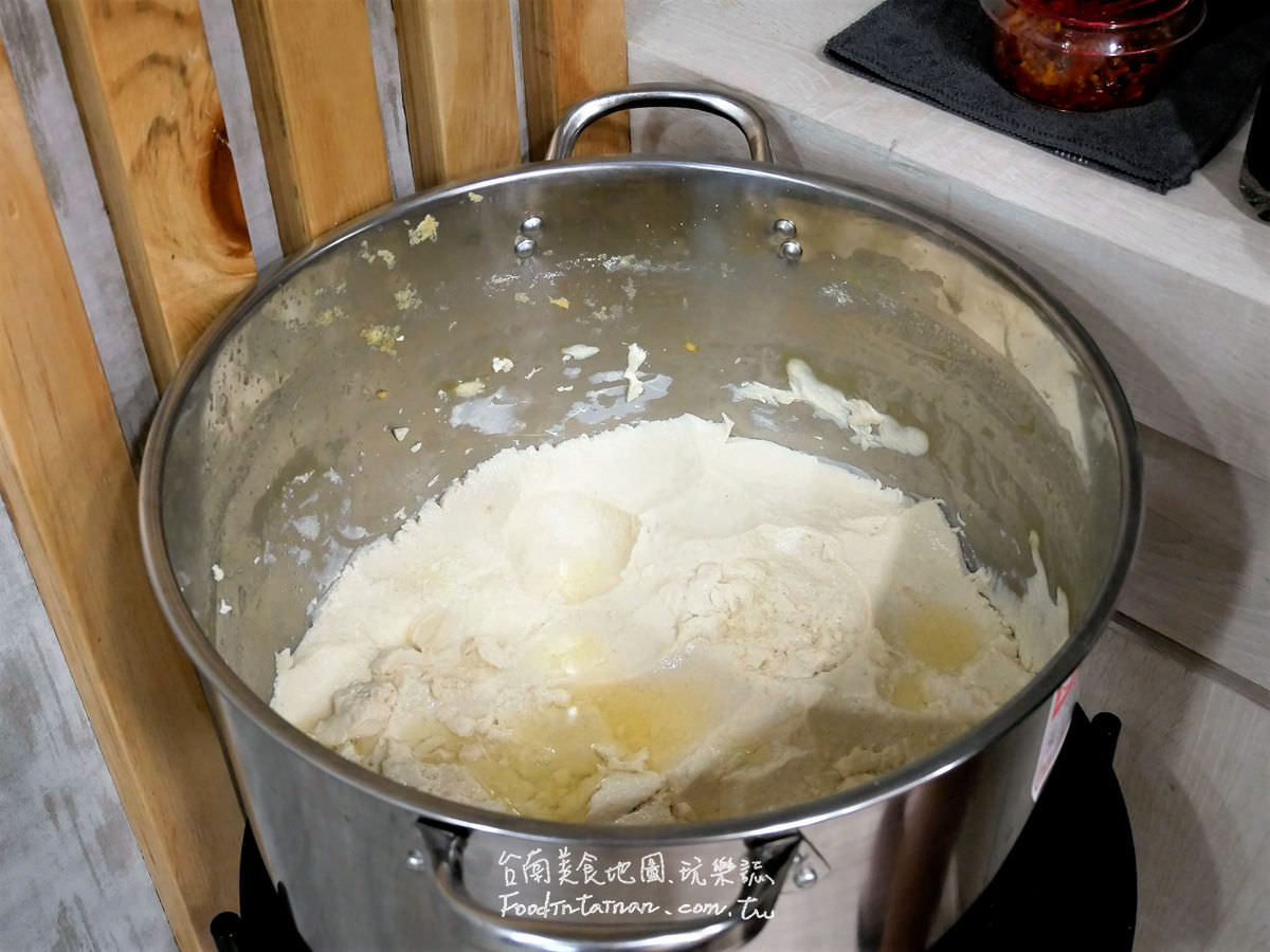 臺南永康推薦多肉皮帶牛肉麵冰花雪花園盤煎餃-麵家二眷-永康店